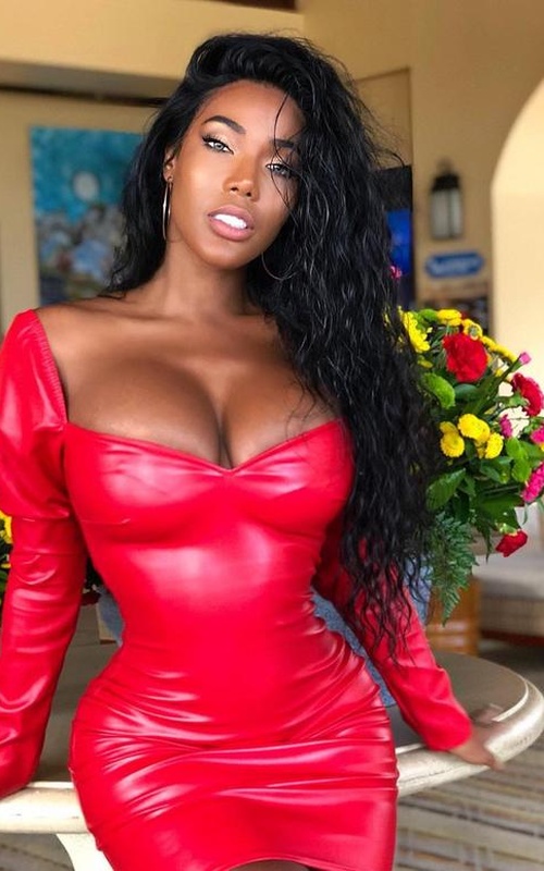 Experience Unforgettable Moments with Dana Valeria Today